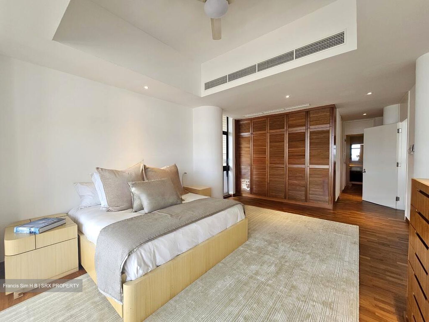 The Colonnade (D10), Condominium #467662131